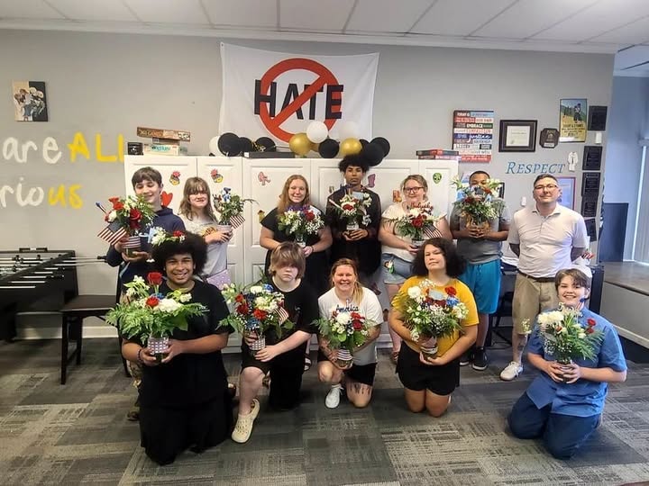 Youth volunteers community service